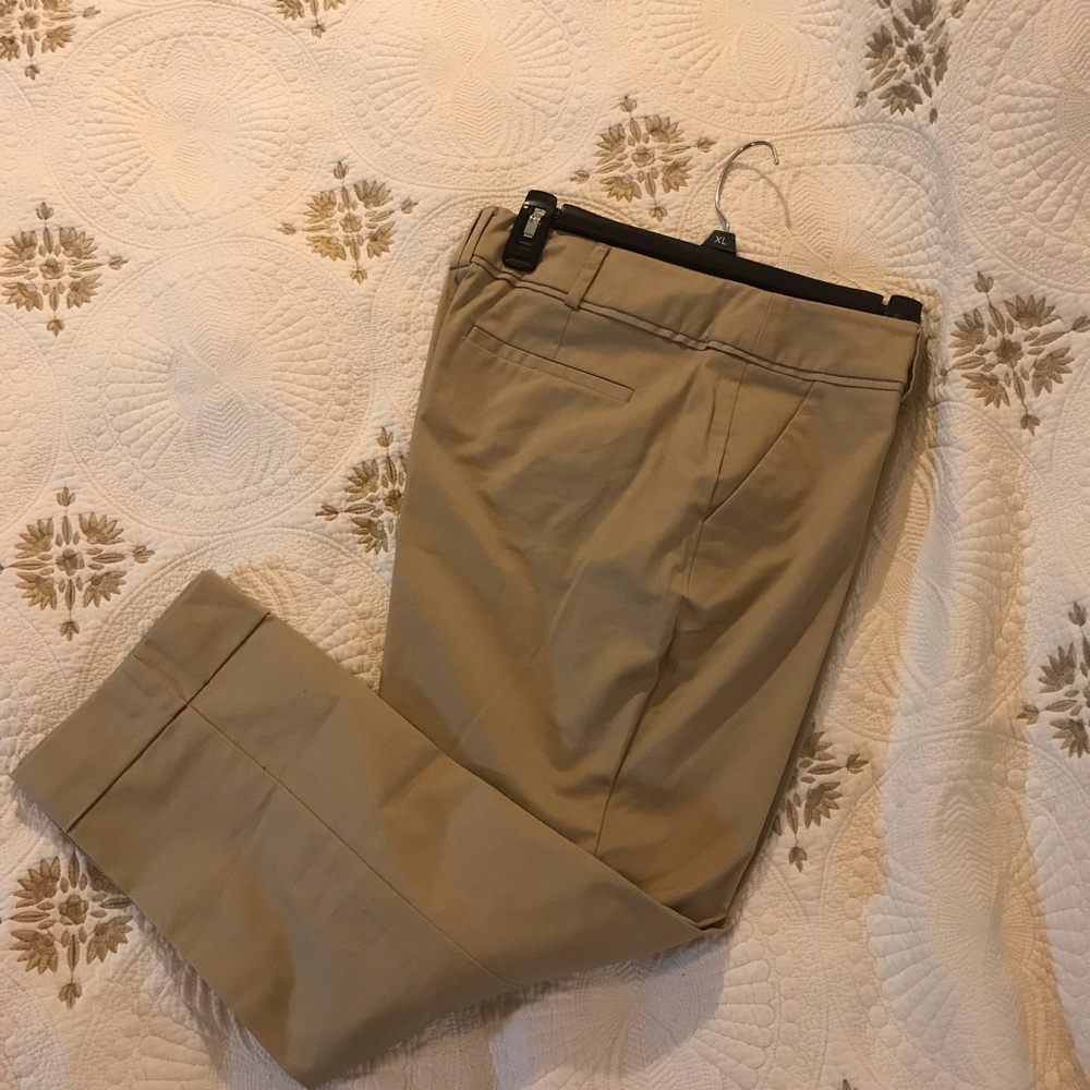 NY&Co  khaki crop pants. Size 10. NWT